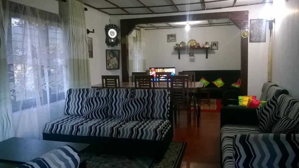 Srihelyes Inn Nuwara Eliya Bagian luar foto