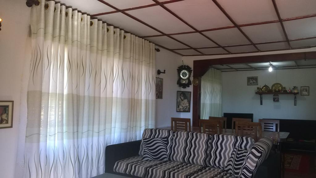 Srihelyes Inn Nuwara Eliya Bagian luar foto