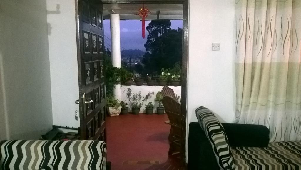 Srihelyes Inn Nuwara Eliya Bagian luar foto
