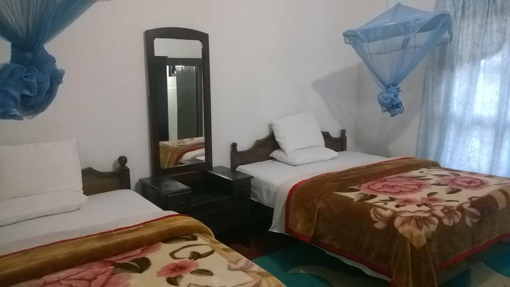 Srihelyes Inn Nuwara Eliya Bagian luar foto
